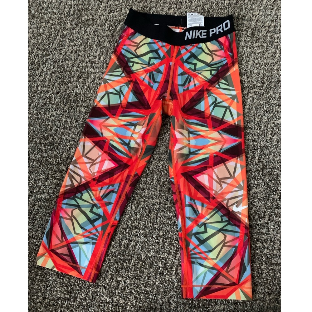Nike Cropped Work Out Leggings